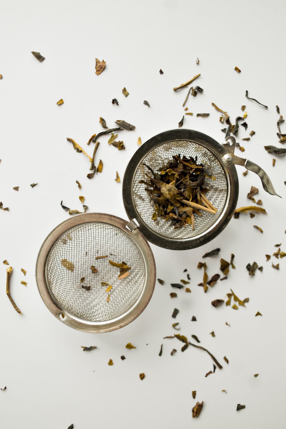Tea infusers with leaf